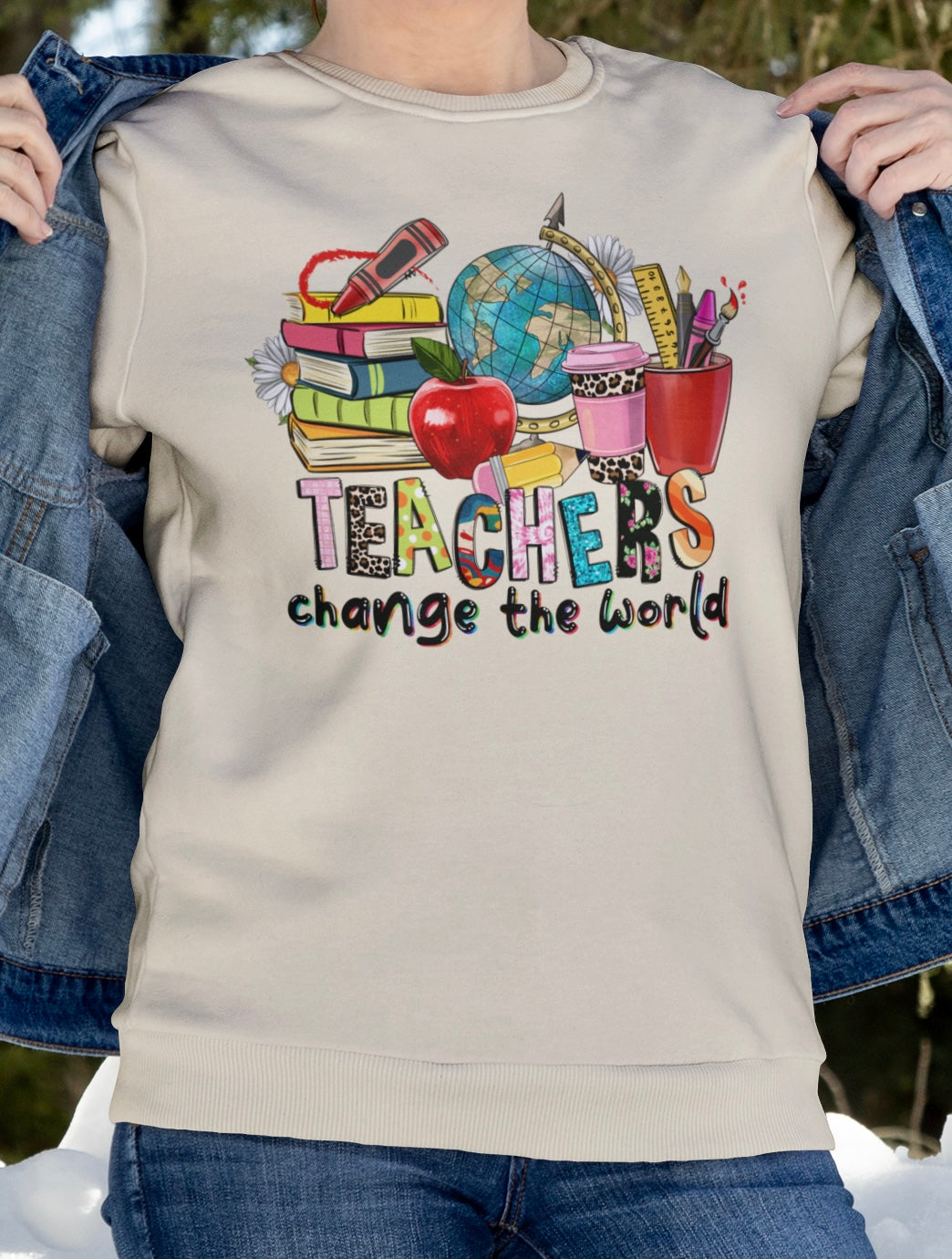 Teachers change the world~  crewneck sweatshirt 